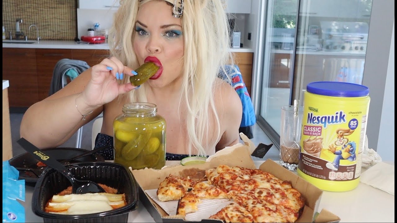 eating like ANNA NICOLE SMITH!