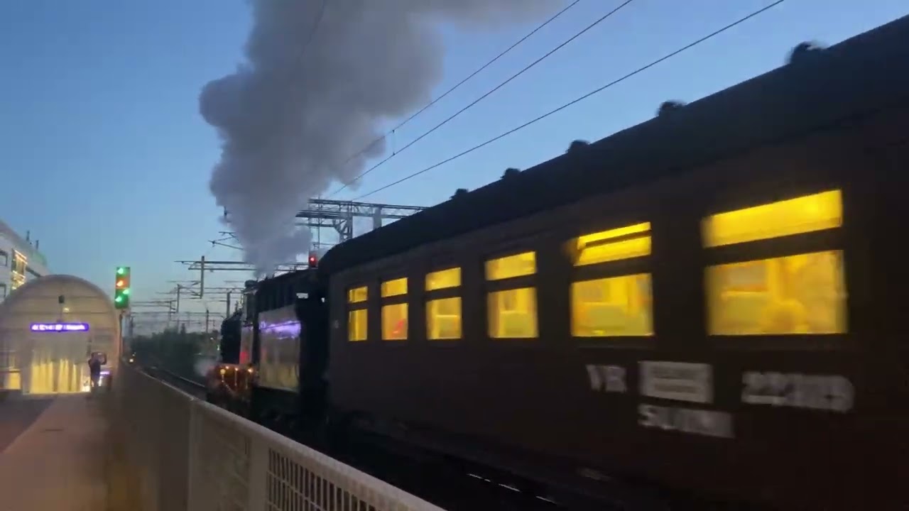 Hv1 555 ”Prinsessa” vetoinen höyryjuna lähtee Keravalta 
