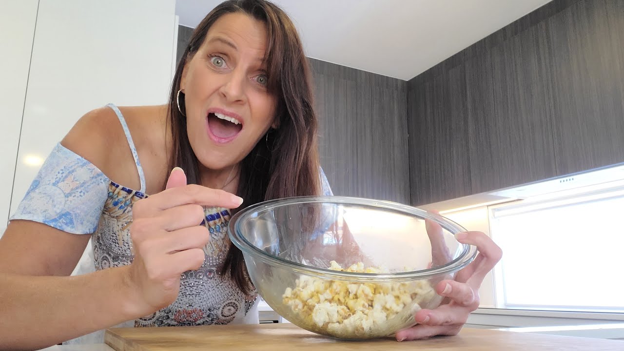 How to make Buttery Vegan Popcorn WITHOUT oil or margarine - My EASY Trick!