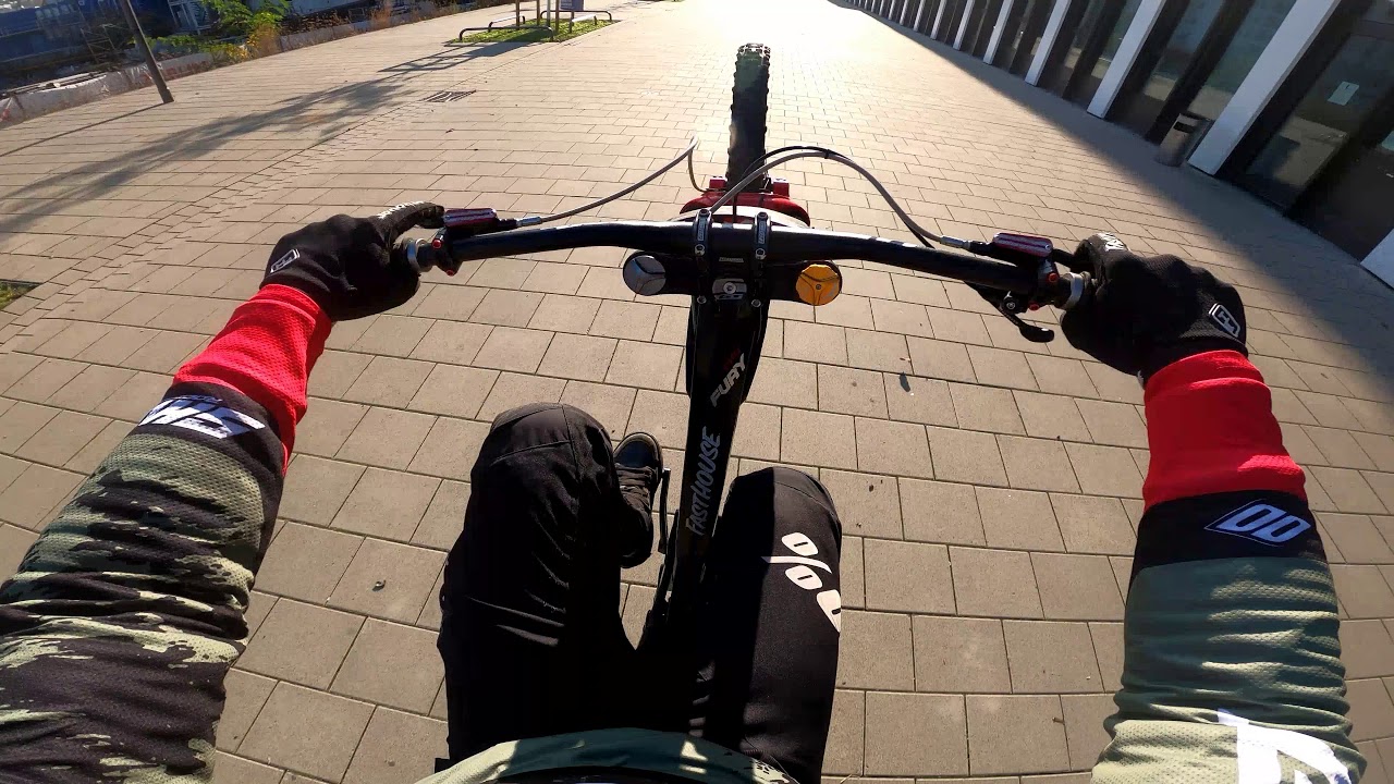 Superchilled Urban Downhill in Stuttgart