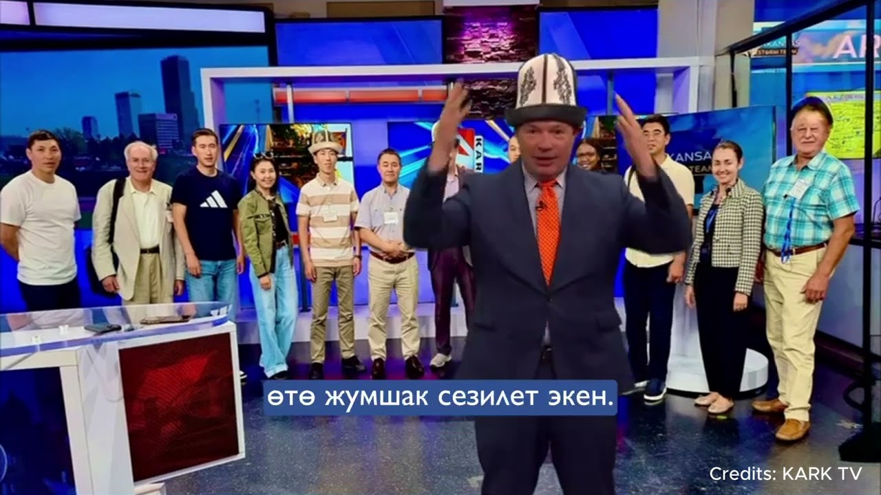 Америкалык телеканалдагы ак калпакчан алып баруучу