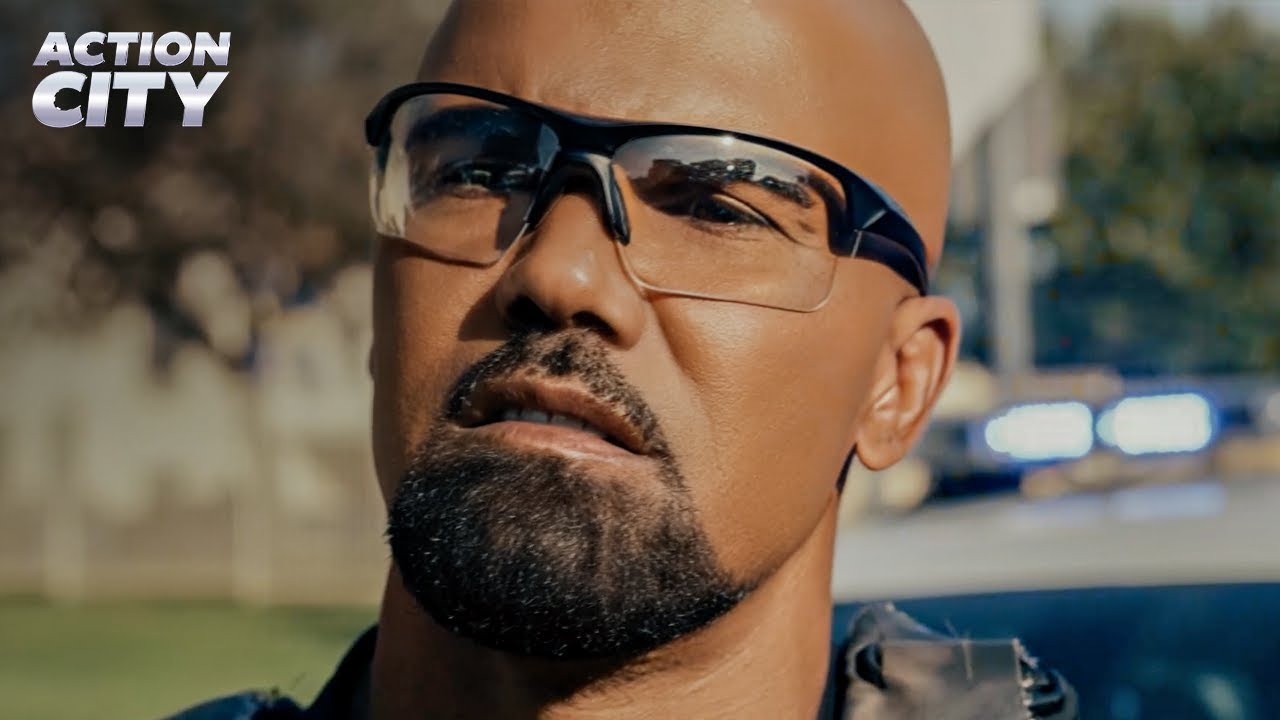 Officer Kay Slides Badge Under Door During 2013 Shooting | S.W.A.T. (Shemar Moore, Lina Esco)