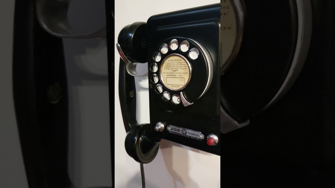 T&eacute;l&eacute;phone mural AOIP en fonctionnement