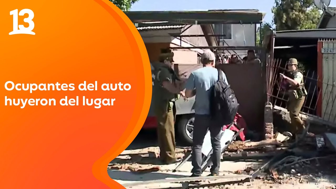 Impactante video muestra choque de auto con encargo por robo contra dos casas | Tu D&iacute;a