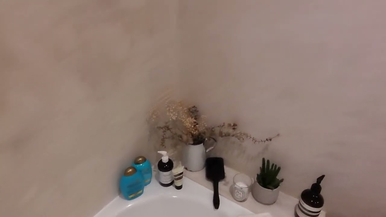Tadelakt Lime Plaster - Bathroom in Pale Grey
