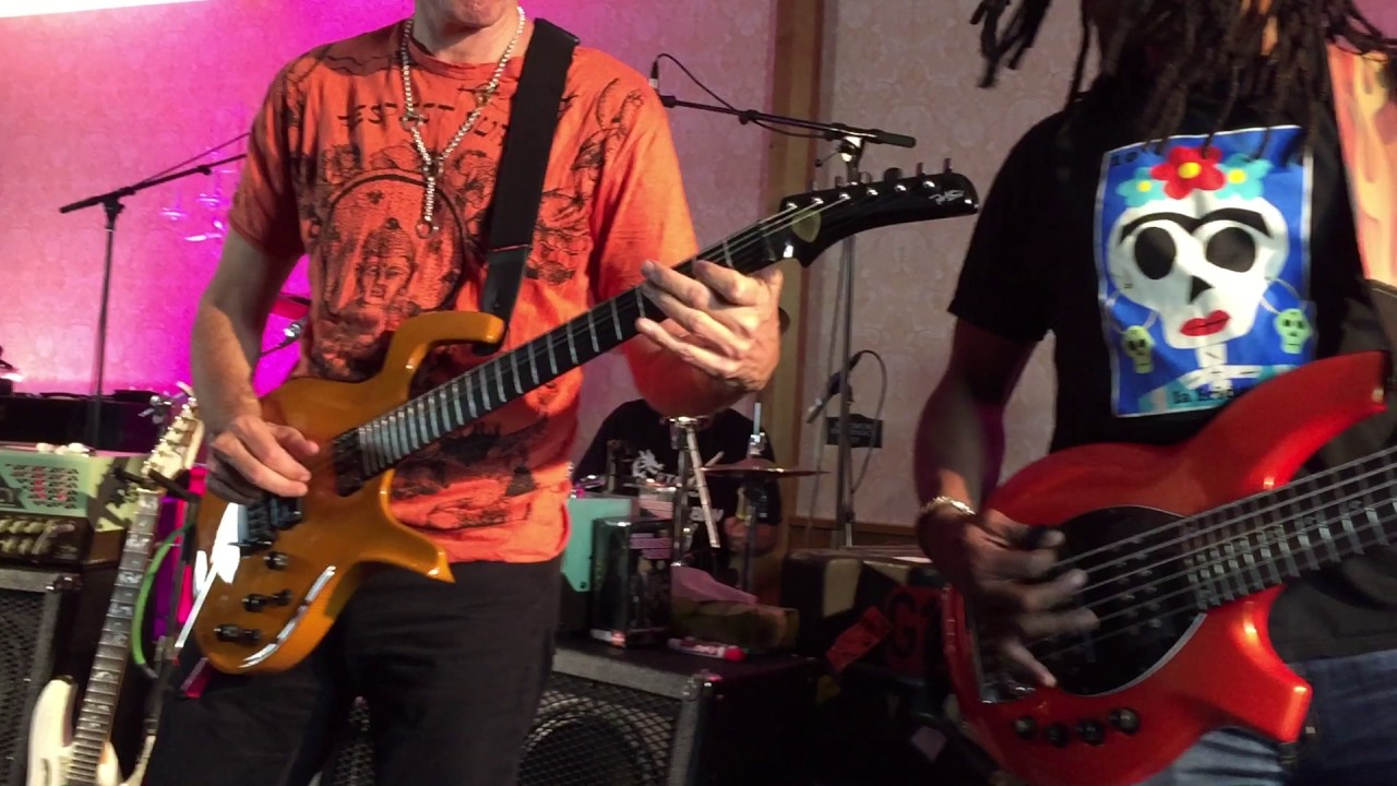 Vai playing 