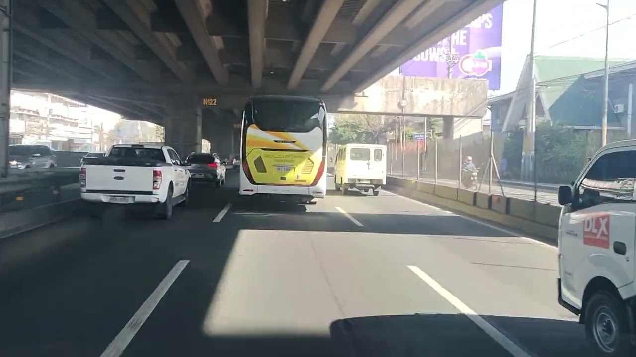 For today.s video guys idol lods sa ngayon po papasuk na ako express way guys exit C5 Road guys