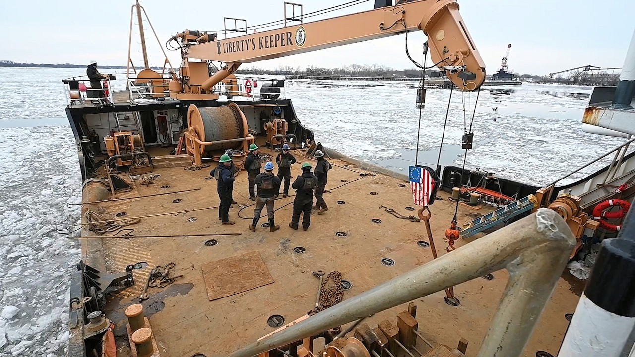 USCGC William Tate Conducts Icebreaking, ATN On Delaware River