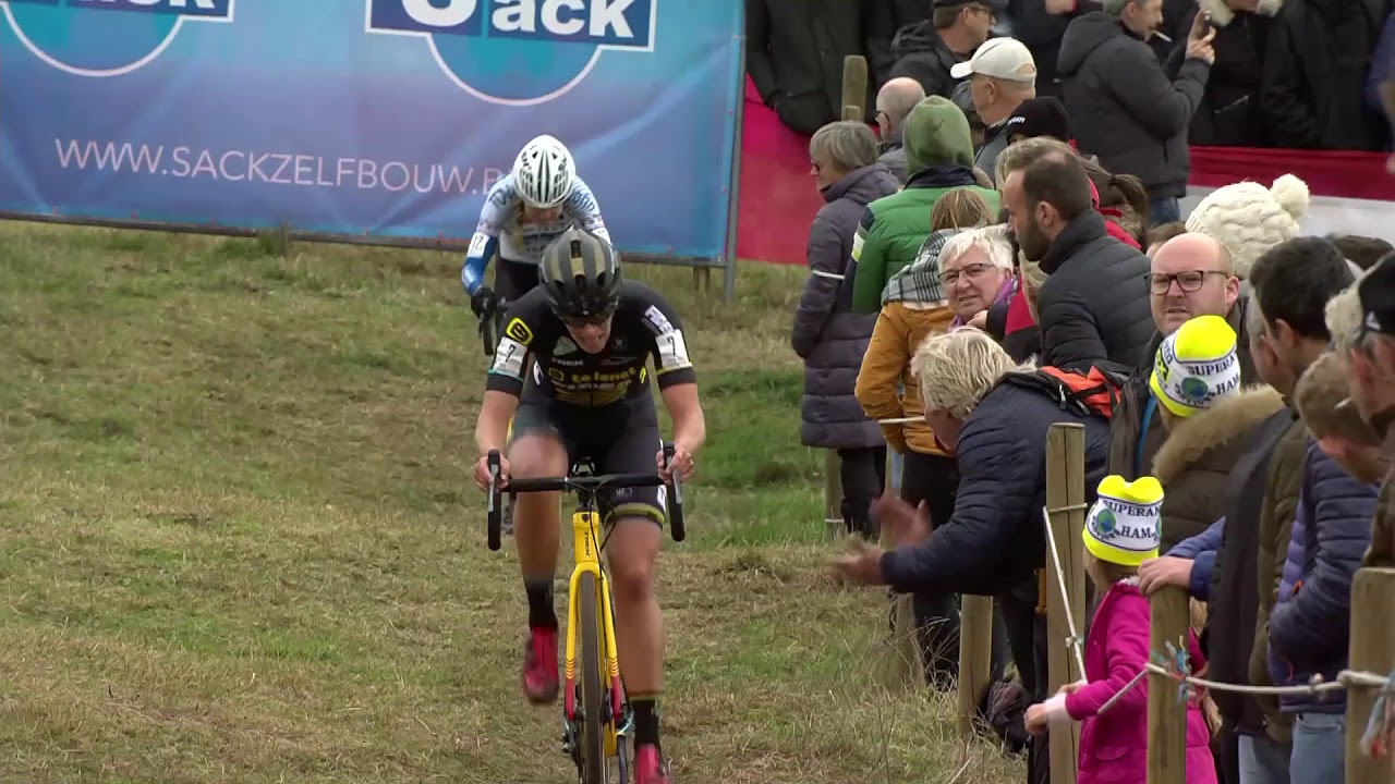 Van de Steene maakt droom waar op Koppenberg (Sack Zelfbouw Ladies Trophy)