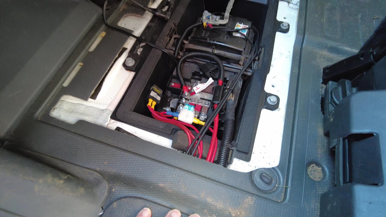 Peugeot Boxer Starter Battery Replacement