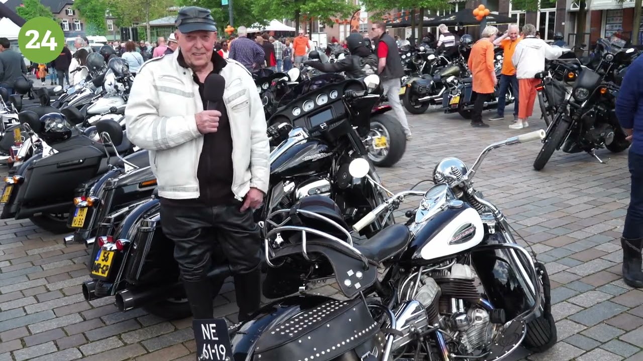 Honderden Amerikaanse motoren op de Markt tijdens American Bike Day