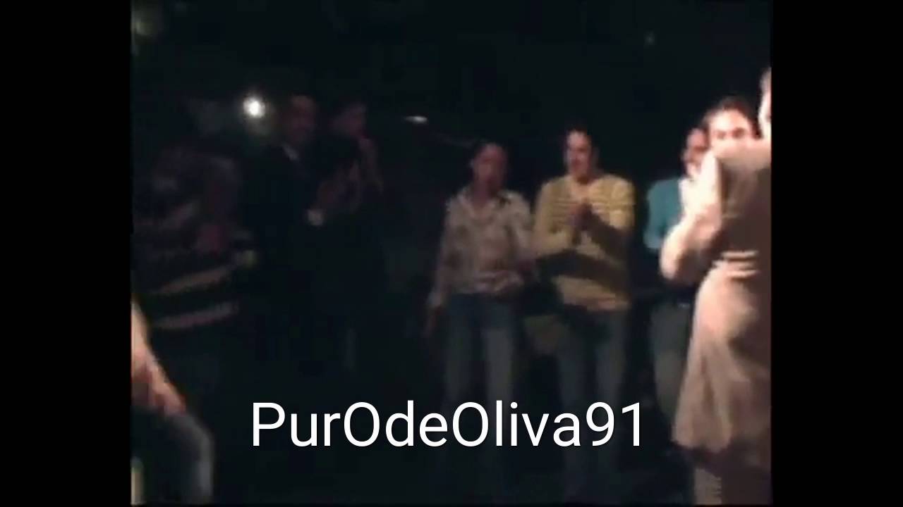 Canelita cantandole en una fiesta al Marselles