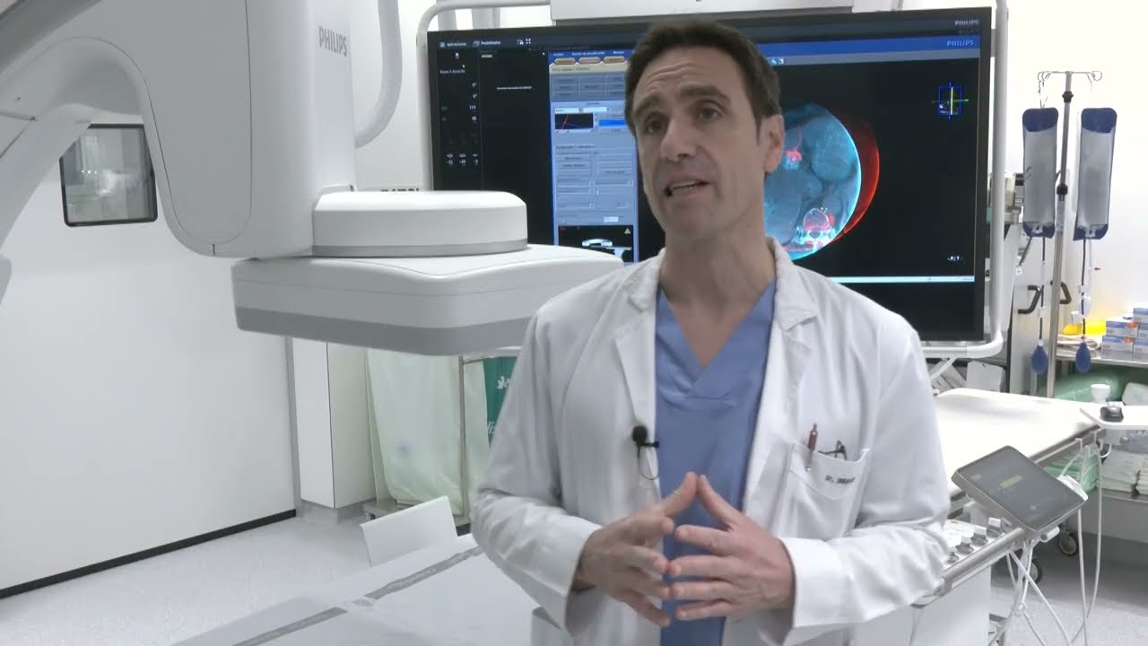 Iñigo Insaustik Nafarroako Unibertsitate Ospitaleko angiografo berriaren abantailak azaldu ditu