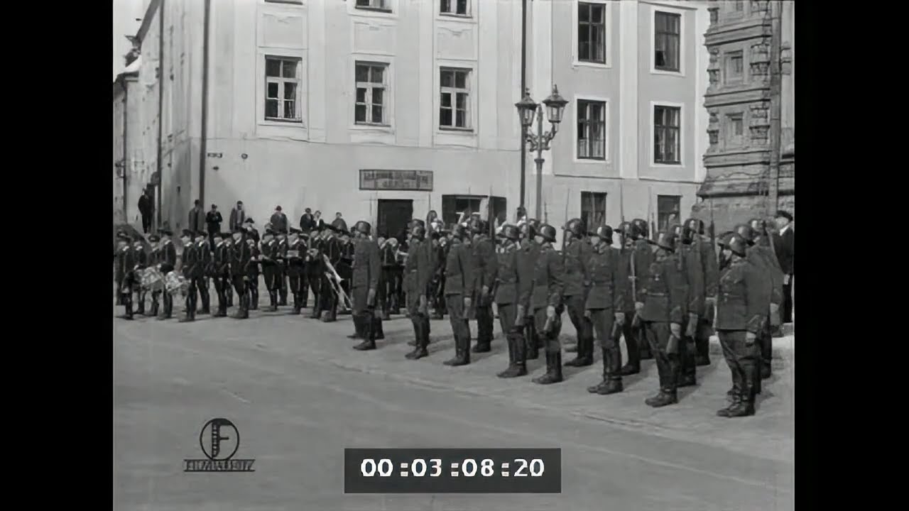Toompea lossi vahtkonna vahetus (1937) Taastatud