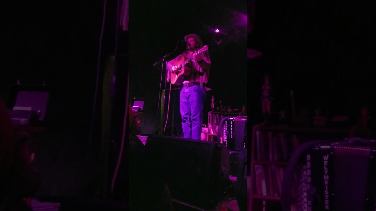 Willi Carlisle - I Won't Be Afraid - Live @ Raccoon Motel - Davenport, IA - 3/26/23