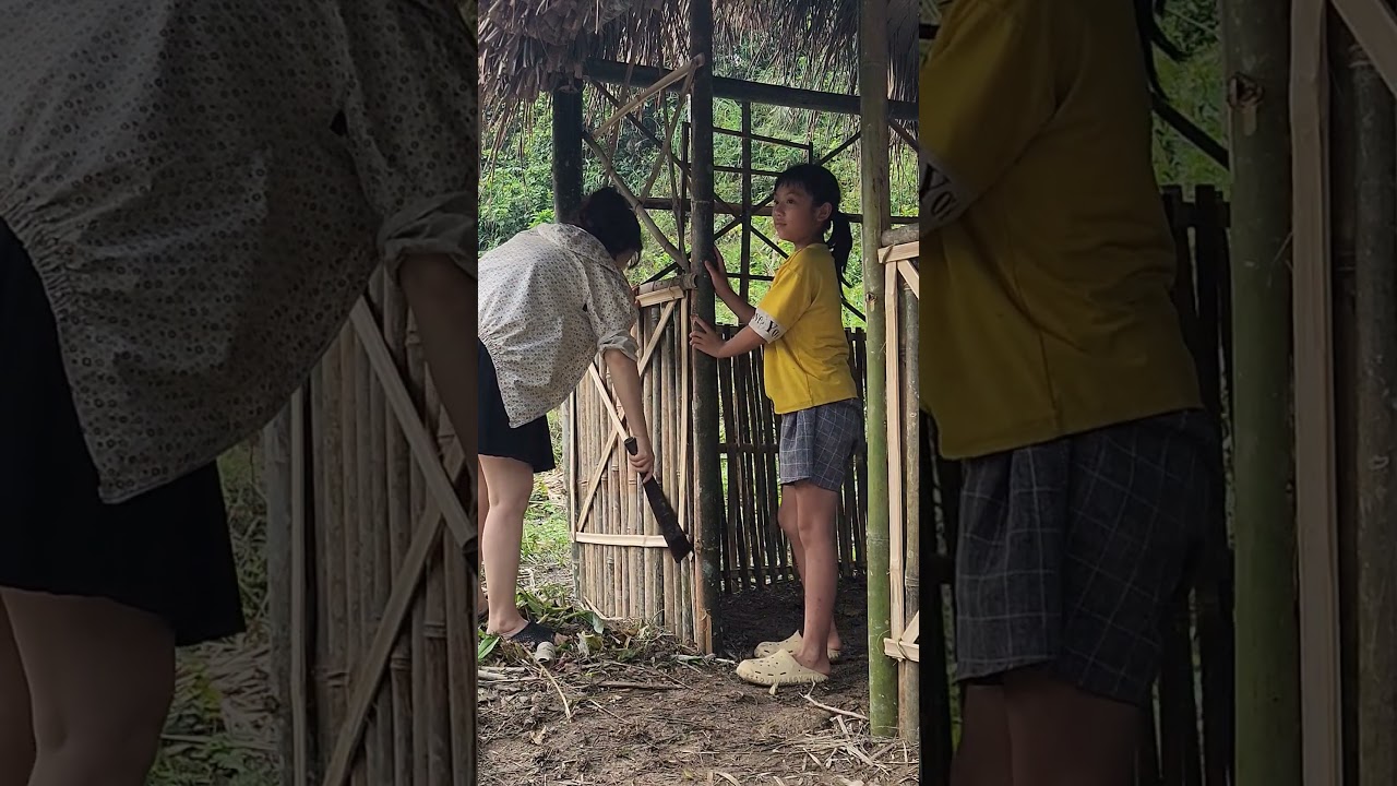 Make house walls out of bamboo #linhdan #farming #lytieuhong #bamboo #lythica #country#buiding