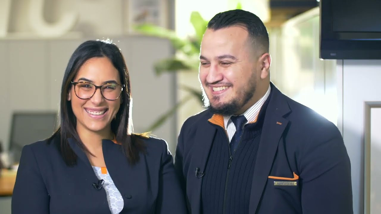 Zakia & Sofiane, Agent d'escale aéroportuaire