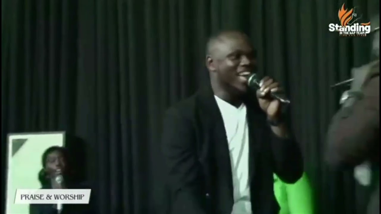 Tulesela live on stage