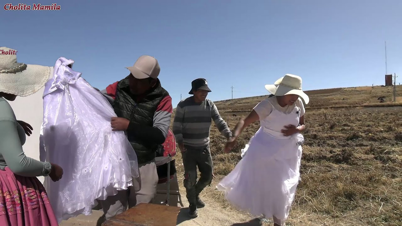 la novia dejo a su novio por esto.. mira asta el final-cholita mamila