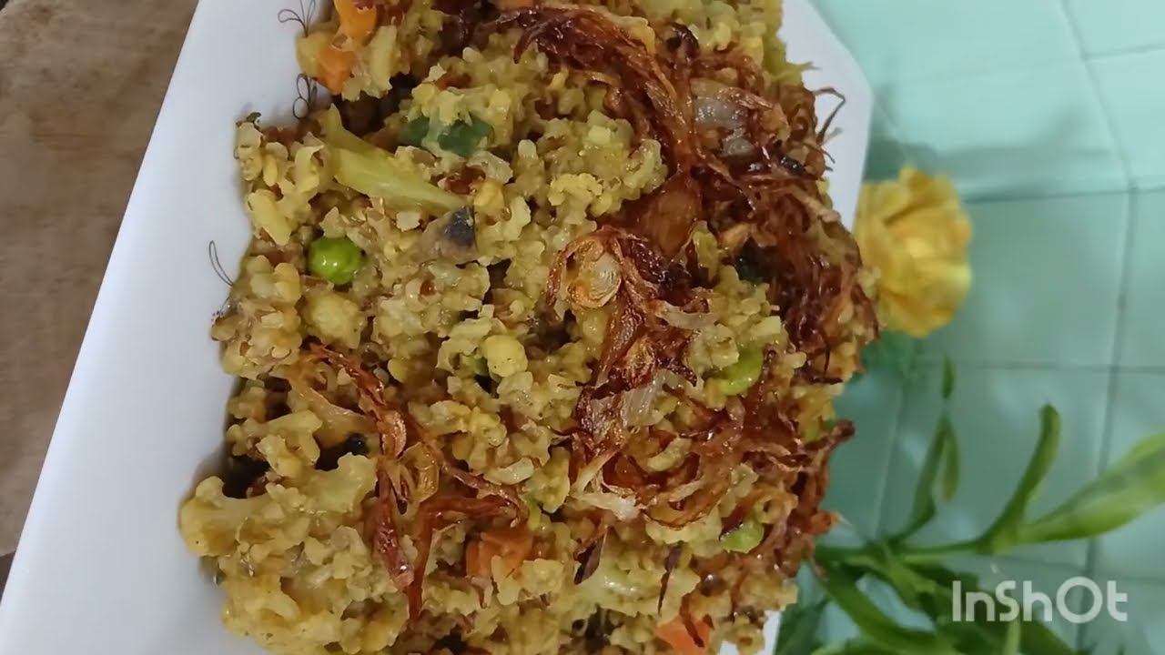 লাল চালের খিচুড়ি।  dr Jahangir Kabir স্যারের food arina তে লাল চালের খিচুড়ি এড হলো মাশাআল্লাহ 
