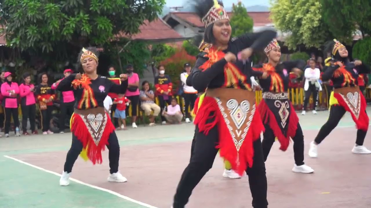 Senam kreasi Brimob Polda Papua Ibu Bhayangkari