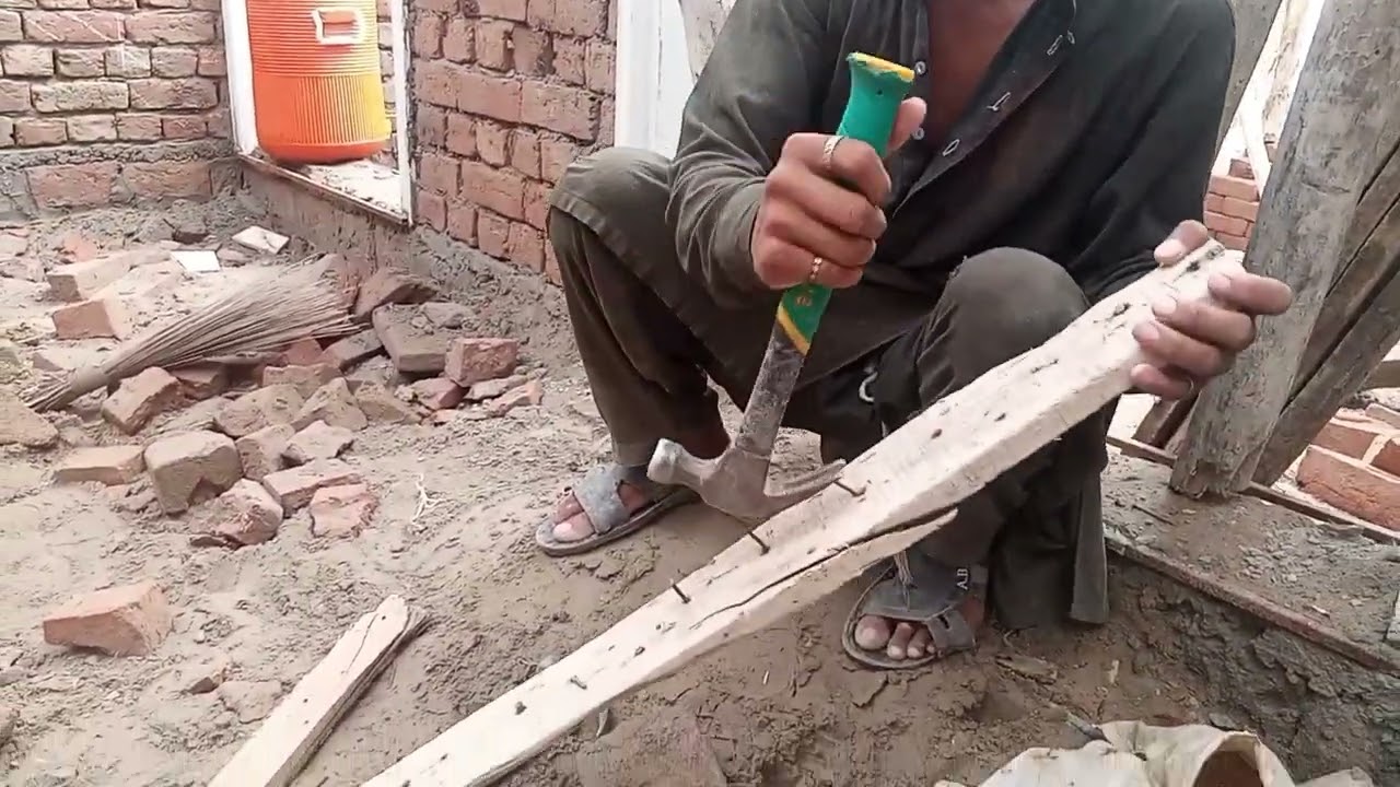 This man is removing old nails from wood #entertainment #woodworking #woodwork #viral #videos