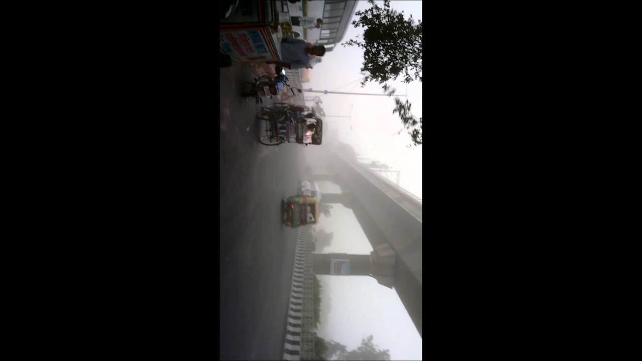 Massive Sand Storm hit Noida and Delhi