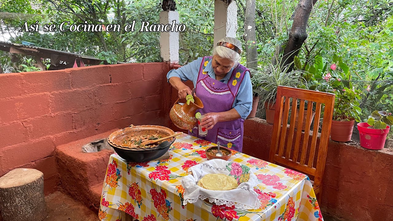 Receta bien Ranchera Para la Comida Guisado de Arriero y Agua de Limón