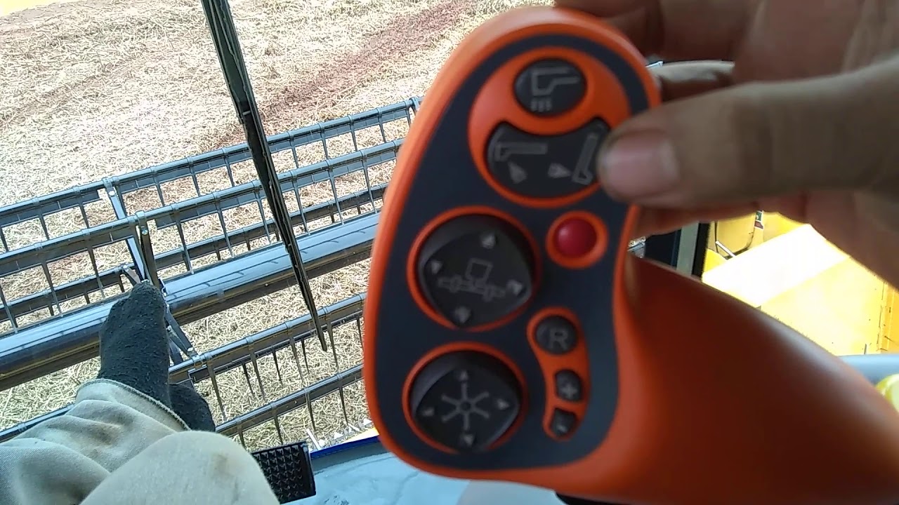 New Holland CR 5.85  cabine e controles