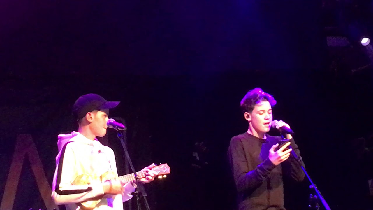 Max and Harvey // 4 chords \\ London