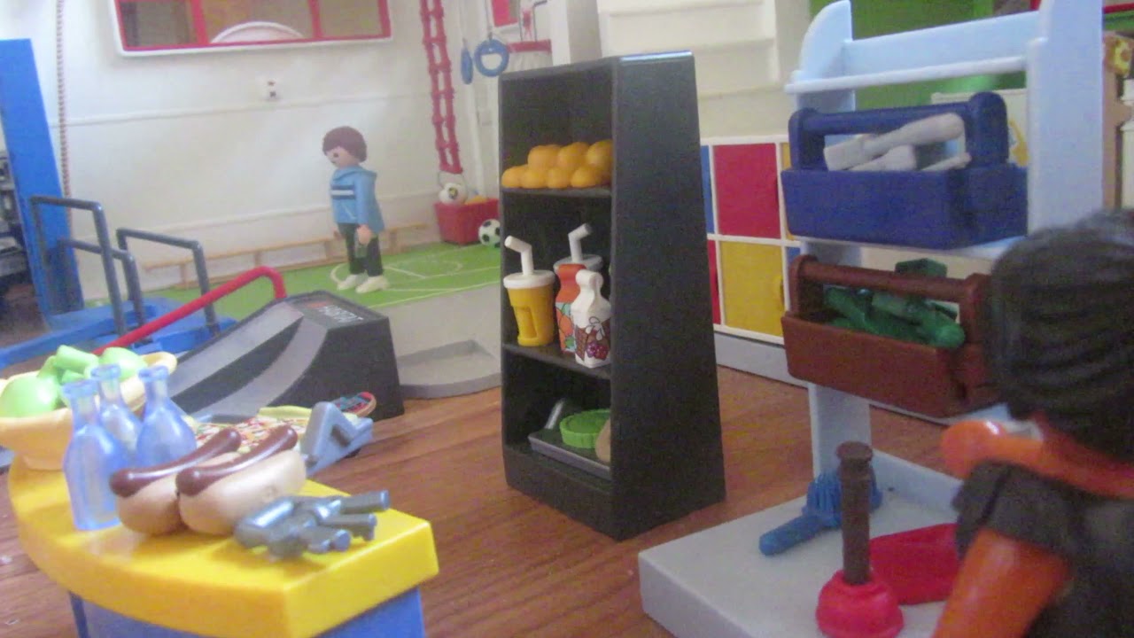 [Film Playmobil] La Professeur D'histoire Géo Est Accro à La Nourriture (Ft Flavie playmo)