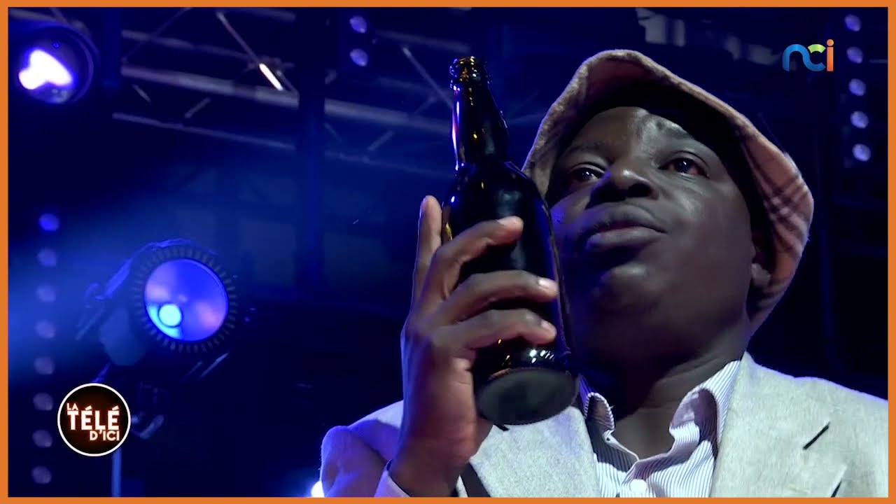 Fils Unik imitant Jean Miché Kankan sur la scène de La Télé d'Ici