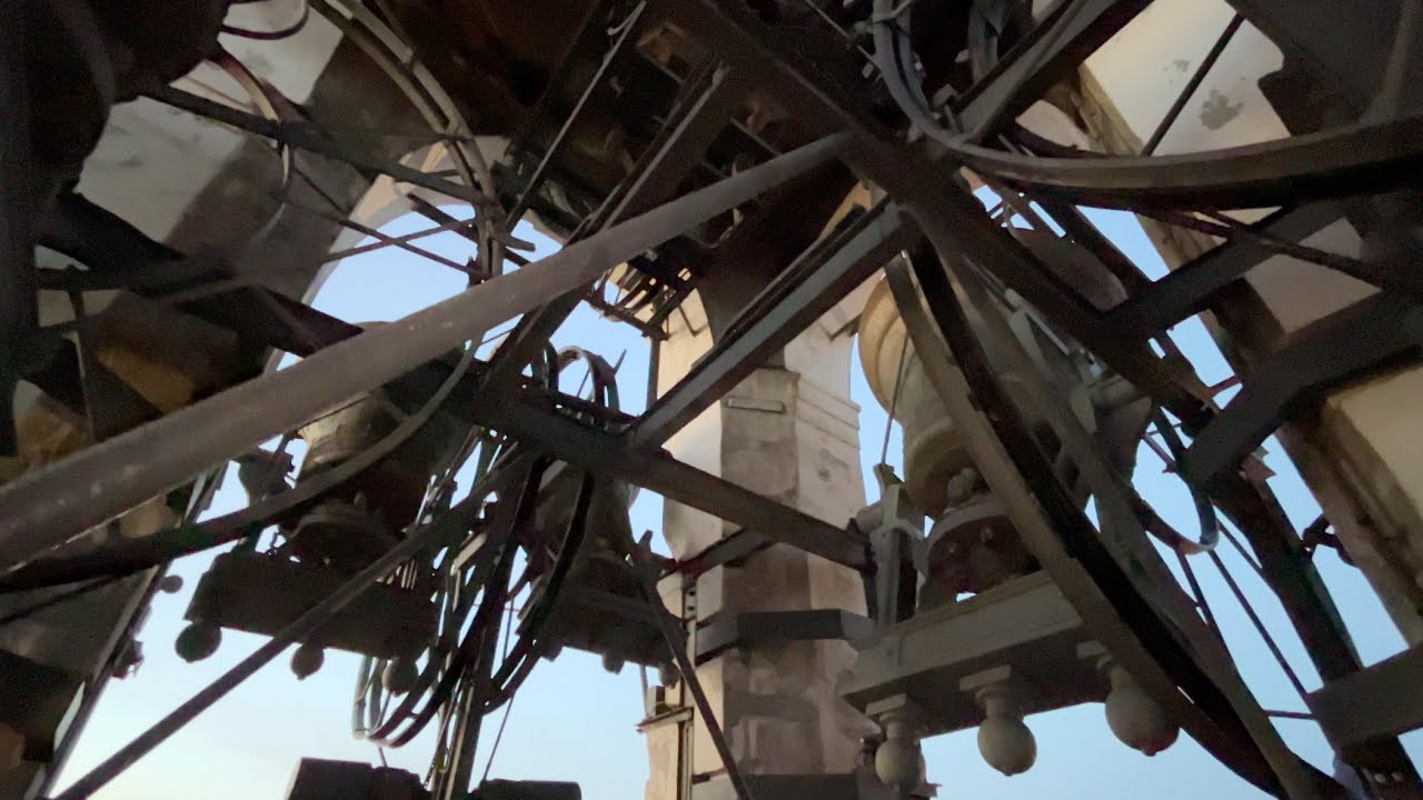 [4K] колокола в Фаре играют похоронный концерт в честь смерти Папы Франциска