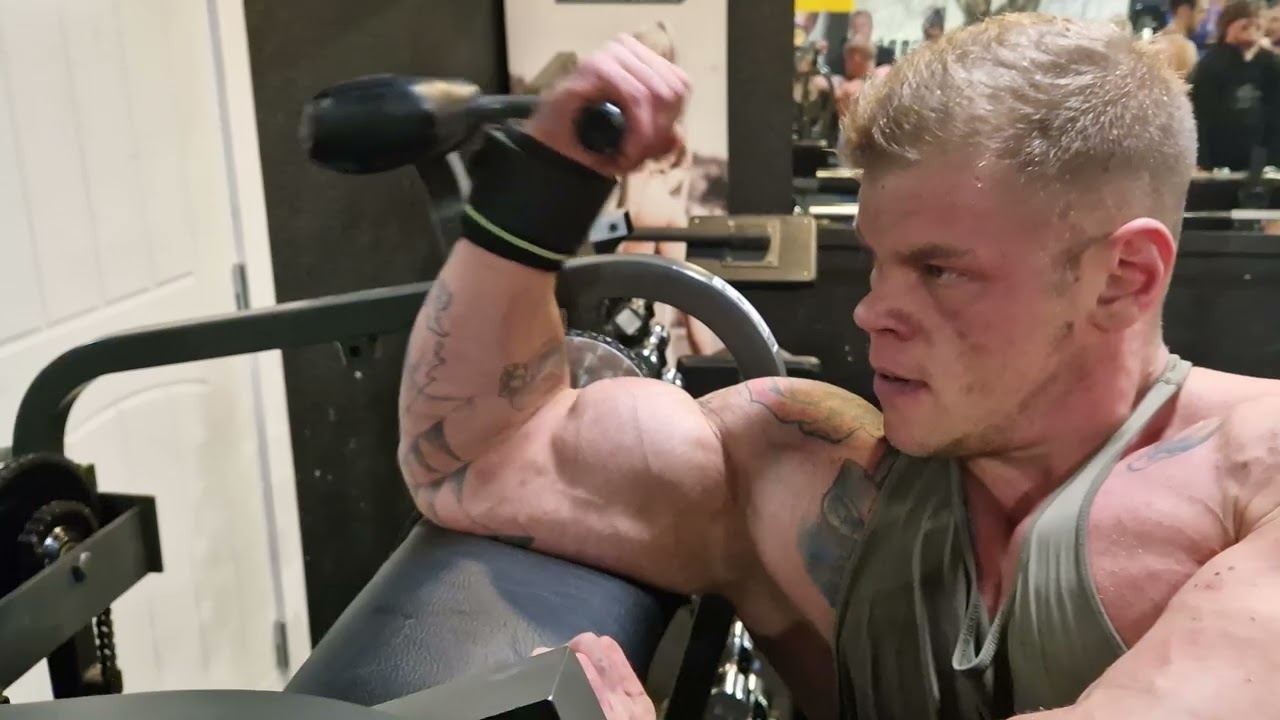 Martin Edovald- Nautilus first Gen Biceps Curl.