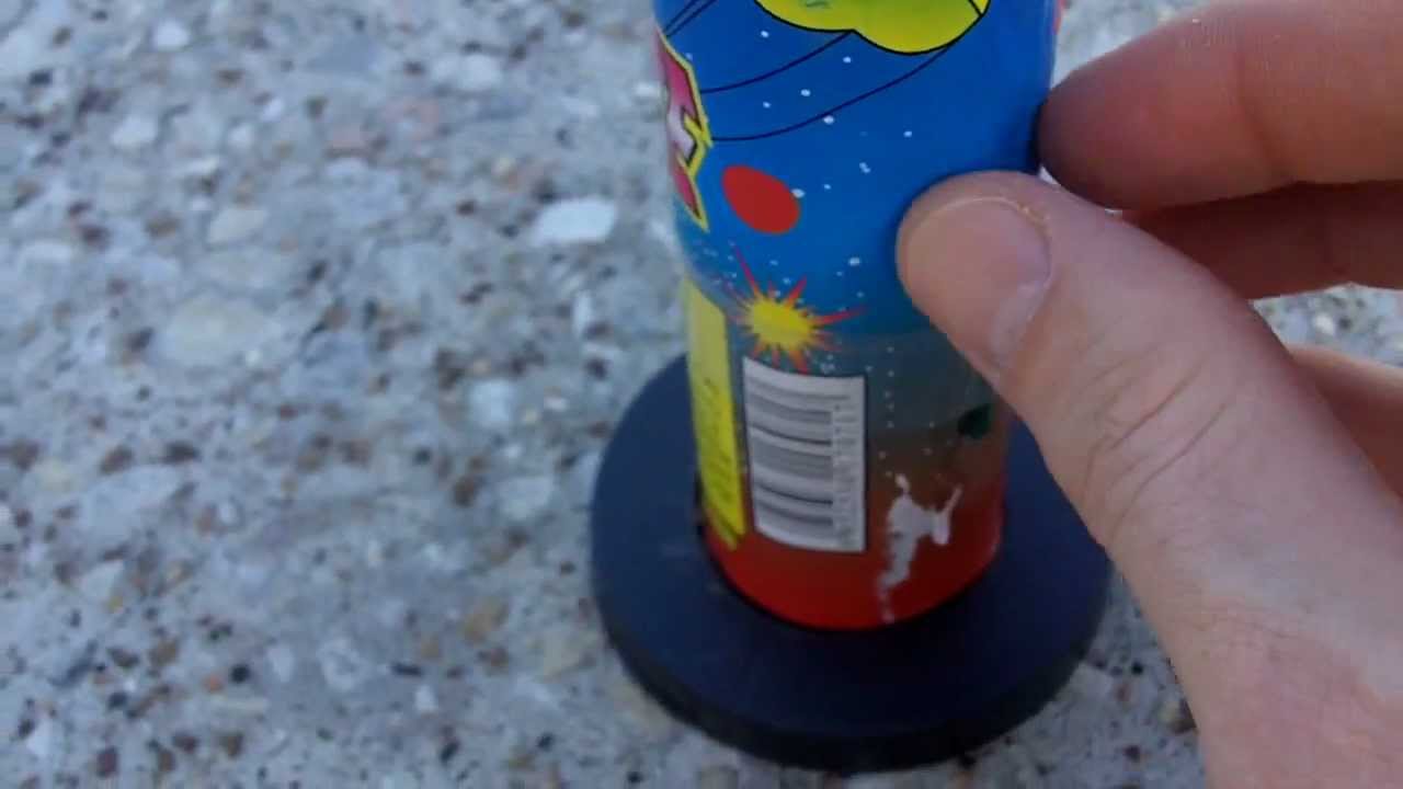 40 Foot Mammoth Day Parachute Firework Lighting, Exploding and Review