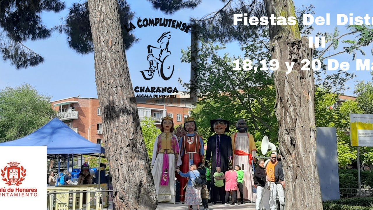 Gigantes Y Cabezudos De Alcalá De Henares Desfilan por las fiestas del distrito III