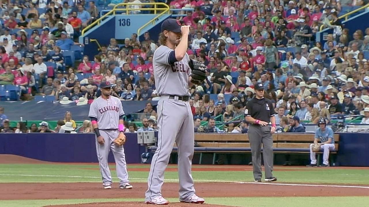 CLE@TB: Tomlin holds Rays to two runs to earn win