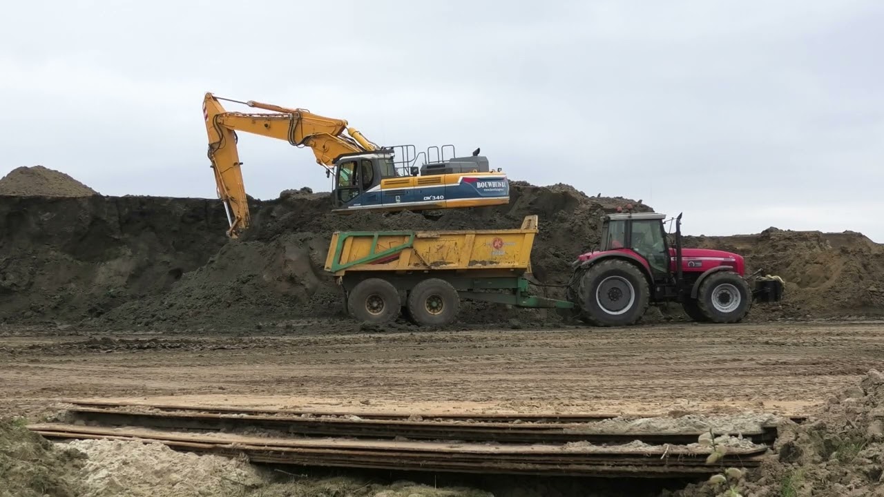 GRONDVERZET IN HARDENBERG AANLEG NIEUWBOUW WIJK FENDT JOHN DEERE CASE MASSEY FERGUSON