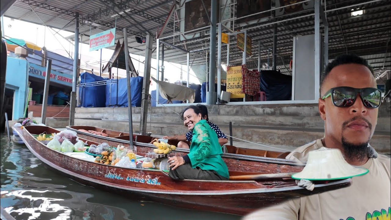 Floating market of Thailand || this is more than just a Floating market its a whole new experience 