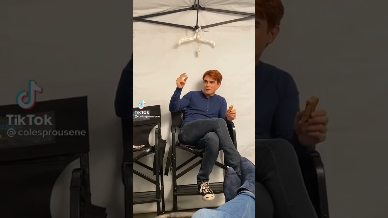 Riverdale&rsquo;s New Tiktok | Cole Sprouse & Camila Mendes #rivervale