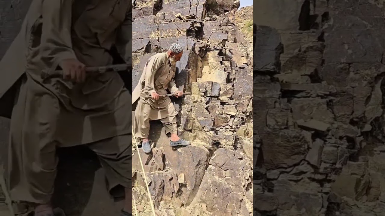 Extraction Of Stones From Valley 🏞️ #stoneextraction #valleylife #miningvideo
