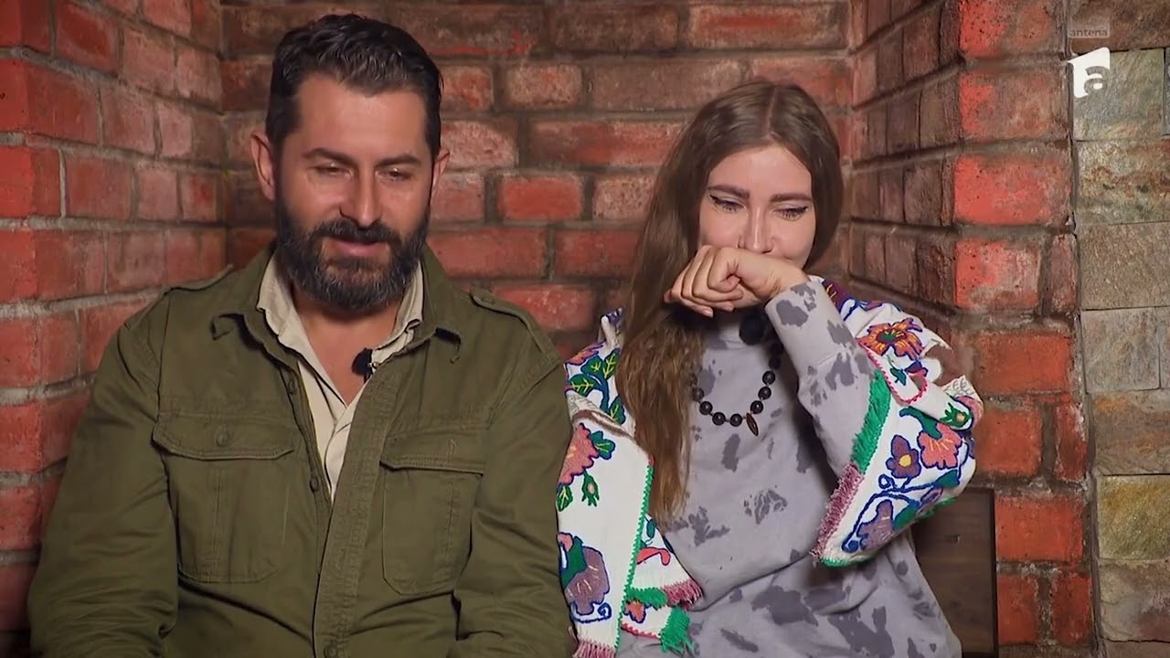 Iulia Albu și Mike au baut un bol de chicha: 