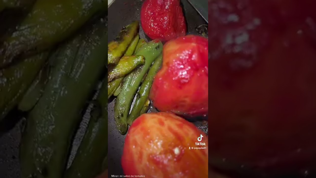 C&oacute;mo hacer salsa de tomates asados ajo chil&eacute;s verdes mmmm riquicima en el molcajete