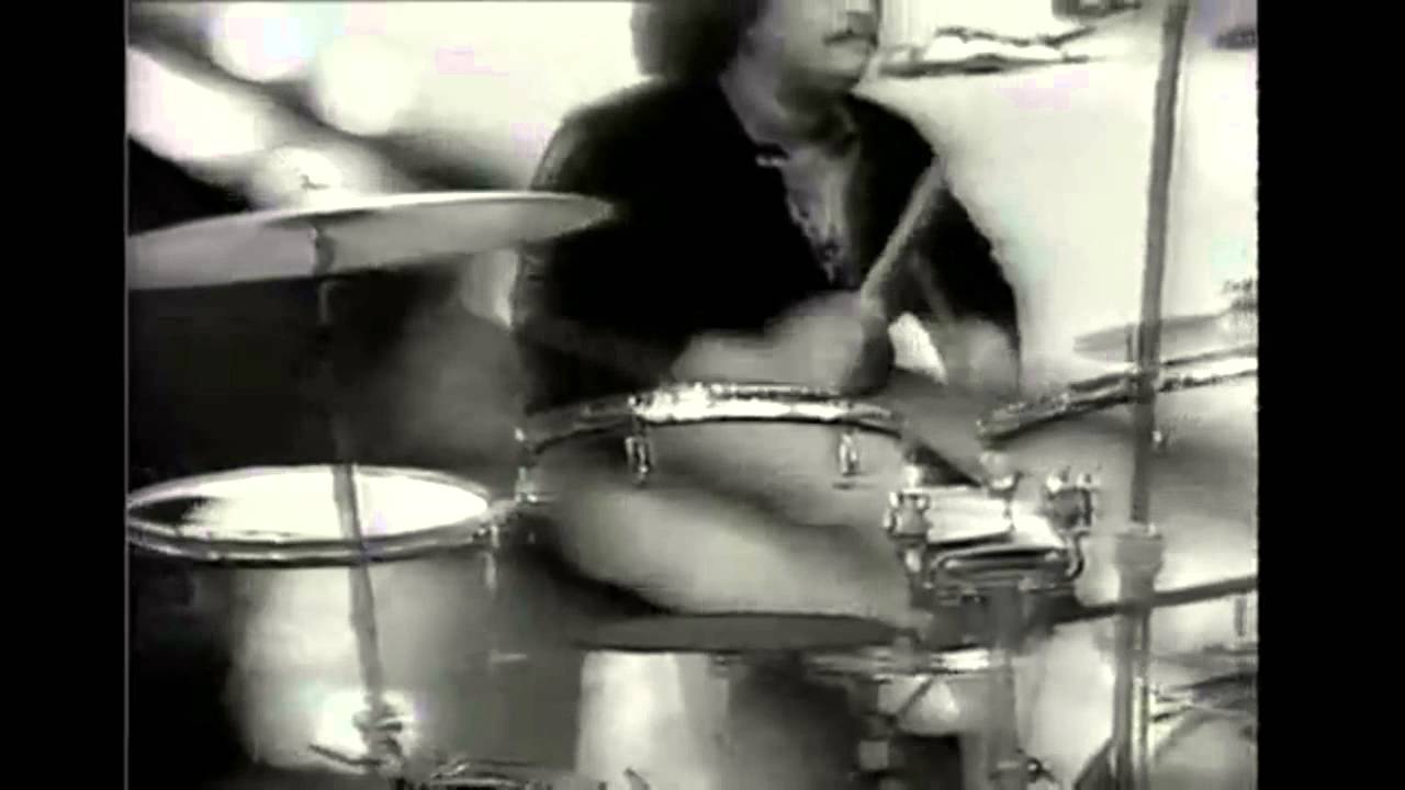 Tim Maia tocando bateria - Programa Som Pop da TV Cultura (1971)