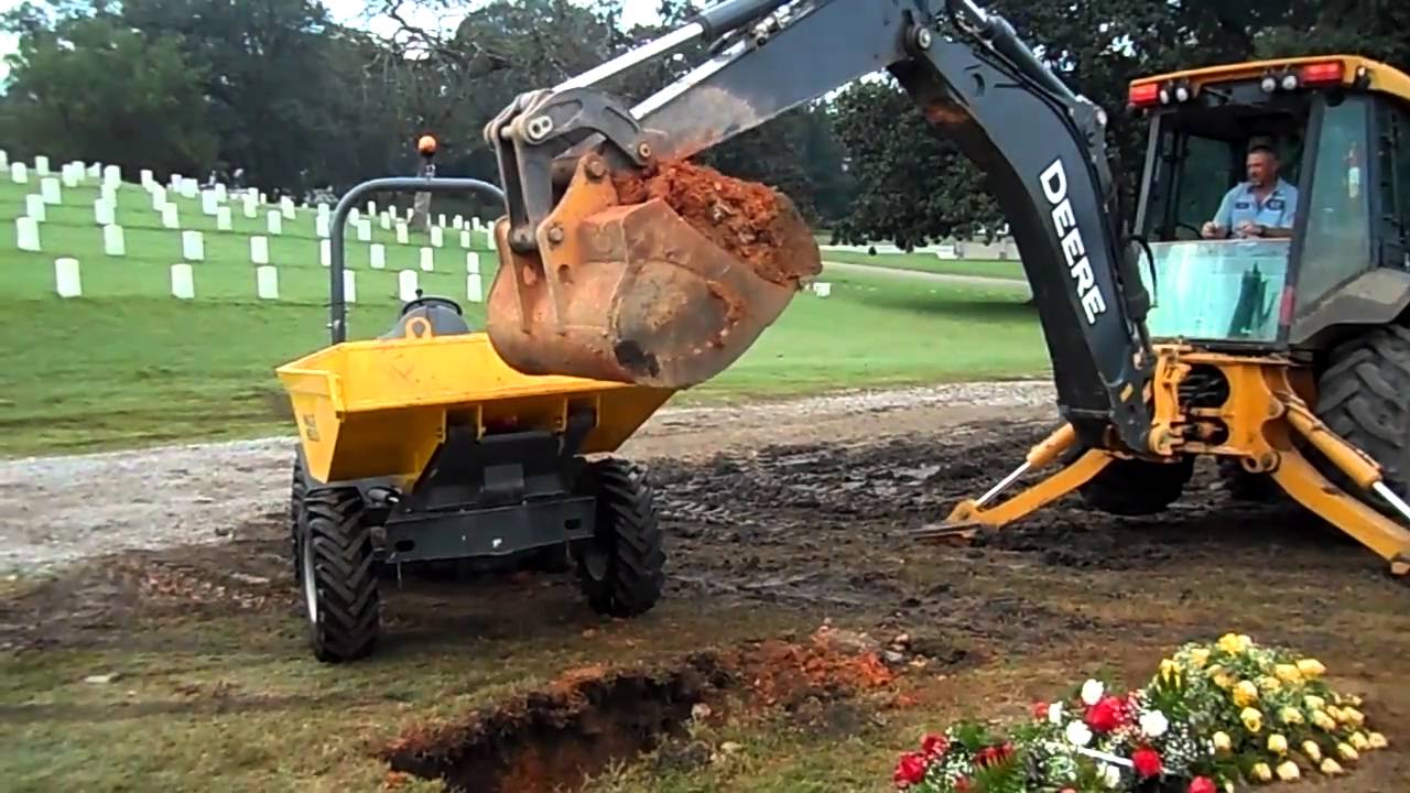 Wacker Neuson 3001 Dumper at Cemetary