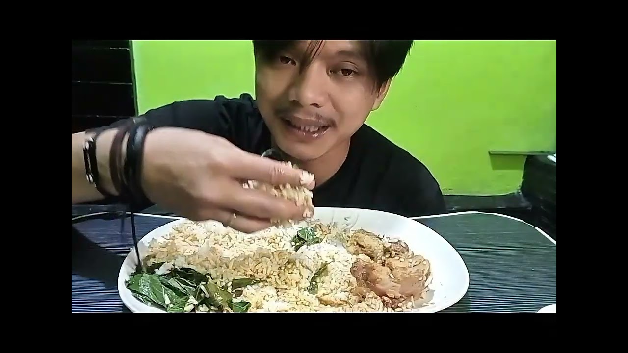 MENU BUKA PUASA MUKBANG NASI PADANG KIKIL+PERKEDEL KENTANG 🥔 🍚 #nasipadang #yt #youtube 