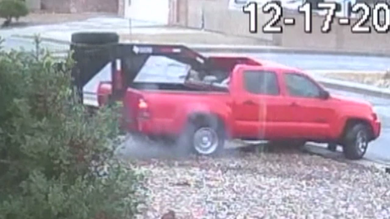 Caught on camera: Truck damaged after taking on trailer