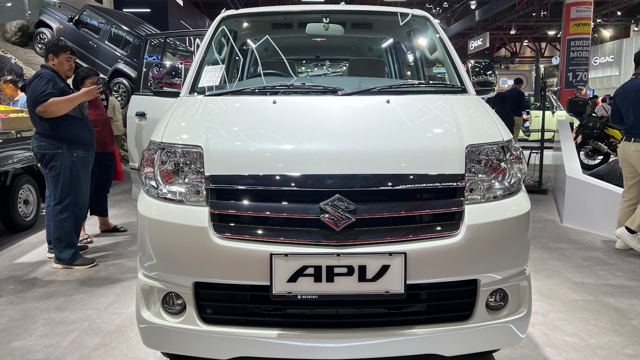 Новый Suzuki APV 2026 года — доступный минивэн с угловатым дизайном интерьера и экстерьера!