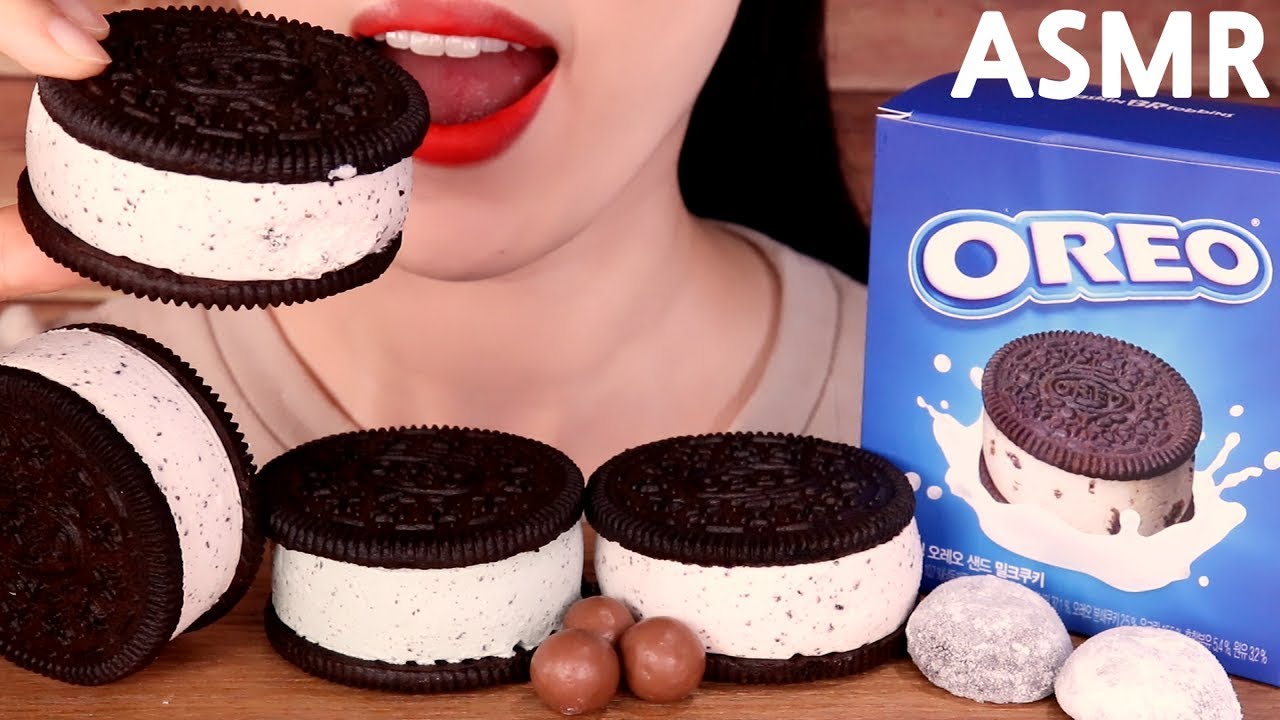 ASMR OREO COOKIE ICE CREAM SANDWICH eating sounds MUKBANG 오레오 아이스크림 샌드 먹방咀嚼音オレオクッキーサンドアイスを食べる