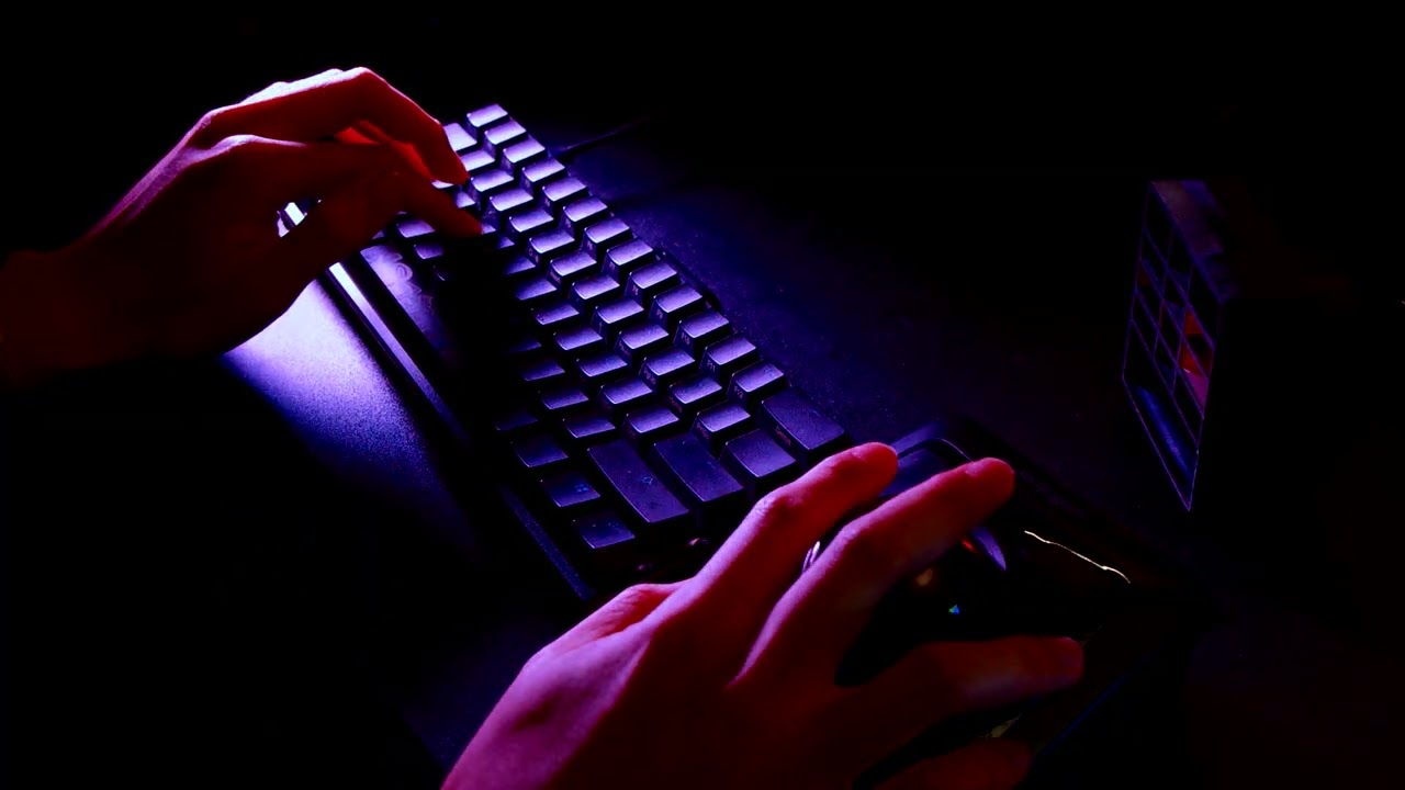 HighSpeed Fingers Bouncing Up and Down Like a Cinematic Disaster Film Balls Rolling Under Keys Keybo